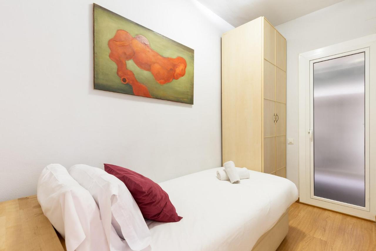 Stay U-Nique Apartments Radas II Barcelona Luaran gambar
