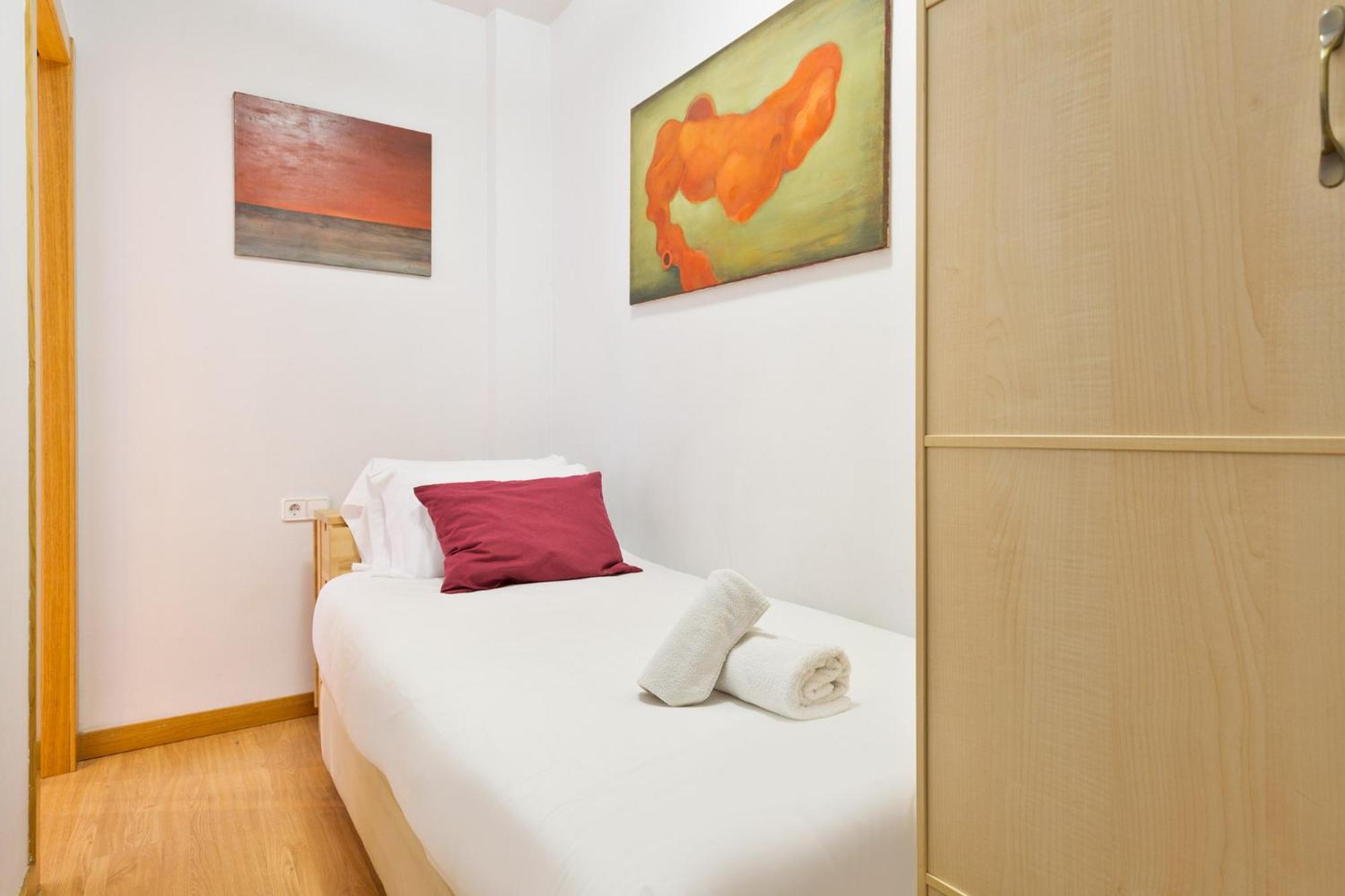 Stay U-Nique Apartments Radas II Barcelona Luaran gambar